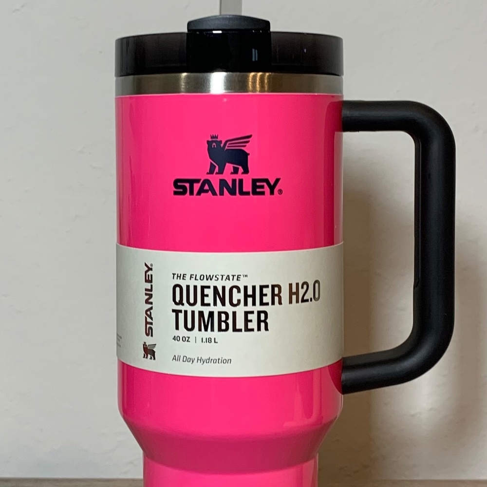Stanley 40 Oz. Quencher H2.0 Quencher - NEW ELECTRIC PINK!